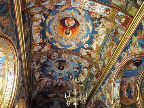 Les nouvelles églises du monastère Neamt en Roumanie (photos)