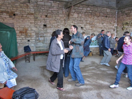 "Engoulevent" un groupe folk a clôturé en beauté les deux journées du Patrimoine proposées par Châtillon-Scènes...