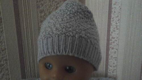 Un petit bonnet pour la poupée 