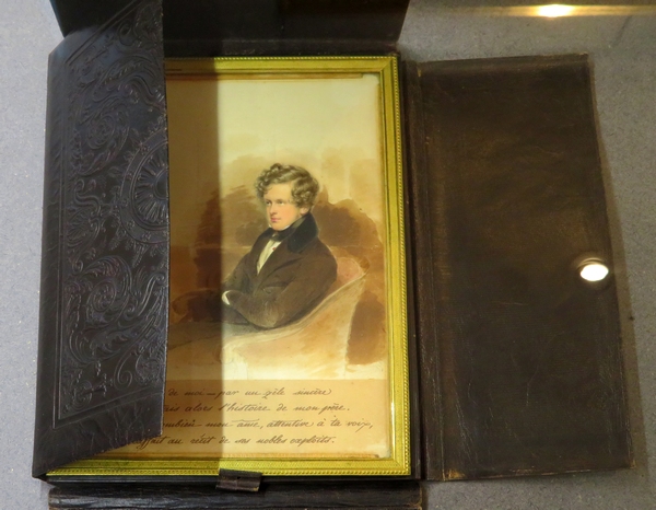 Quelques portraits et souvenirs intimes de la famille d'Auguste Viesse de Marmont, duc de Raguse ont été présentés au Musée du Pays Châtillonnais