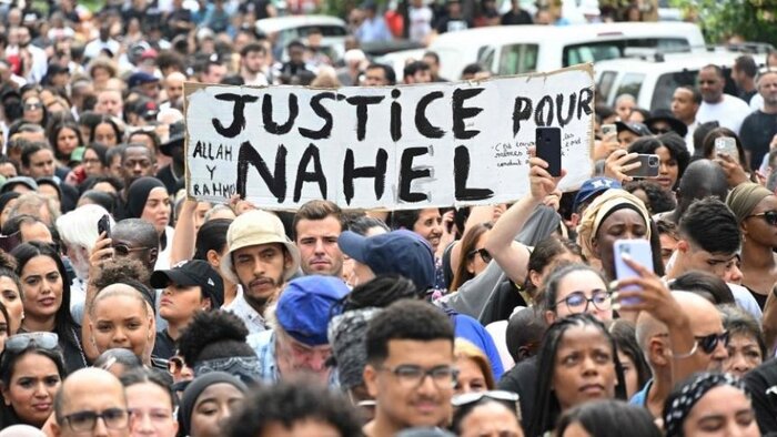 À la marche blanche pour Nahel : « Les  violences policières sont quotidiennes dans  les quartiers »