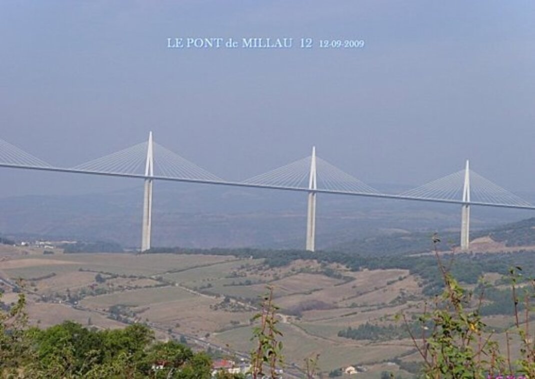 MILLAU:  le viaduc   R D   21-11-2020  D  06/06/2013