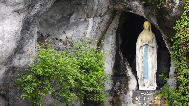 vierge-lourdes.jpg