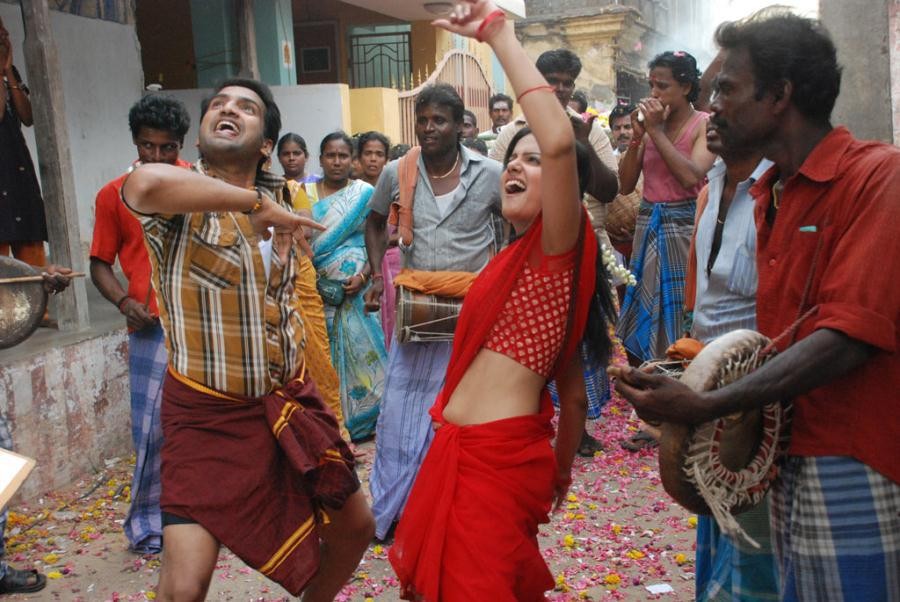  டப்பாங்கூத்து  (Dappan Koothu), tamil folk dance...in Chennai by a marvelous punchy girl !