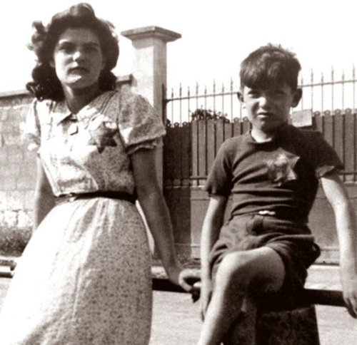 L’étoile jaune des étudiants et écoliers Juifs de Paris en 1942