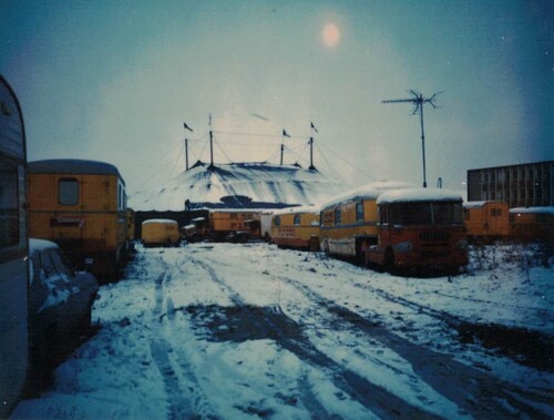 le cirque Pinder Jean Richard sous la neige 