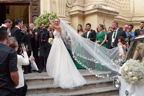 MARIAGE DE CRISTEL CARRISI FILLE DE ROMINA POWET ET AL BANO CARRISI