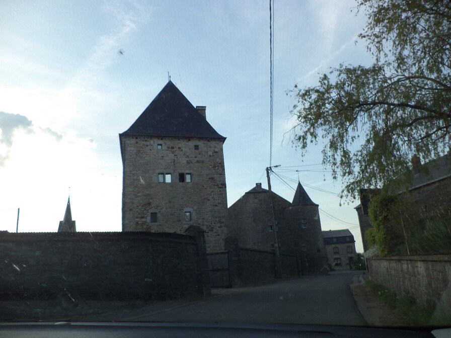 Le château ferme d'Izier
