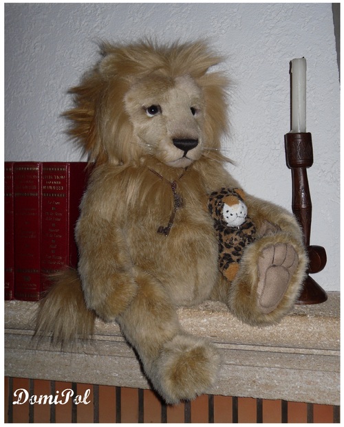 Les Lions: Charlie Bear