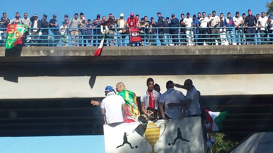 Samedi 03.05.2014 La parade du MCA dans les rues d\'Alger