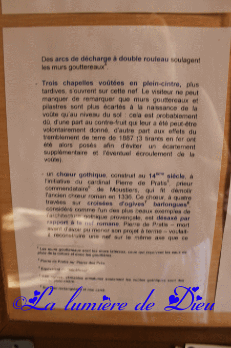 Moustiers Sainte Marie : L'église Notre-Dame de l'Assomption