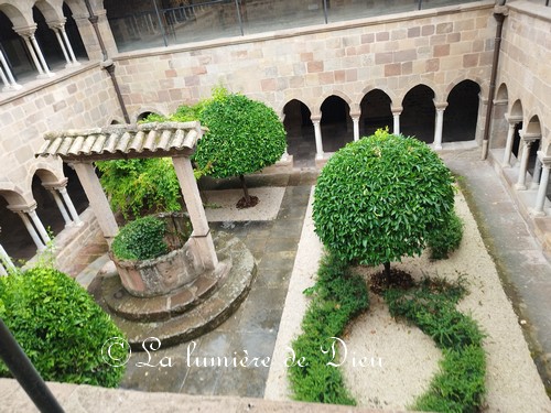 Fréjus, le cloître de la cathédrale saint Léonce