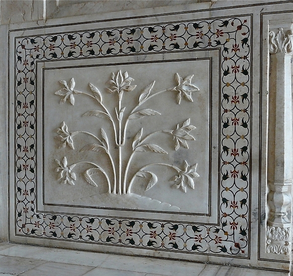 Taj Mahal; des décors taillés dans le marbre;