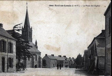 cartes-postales-photos-La-Place-de-l-Eglise-ERCE-EN-LAMEE-3.jpg