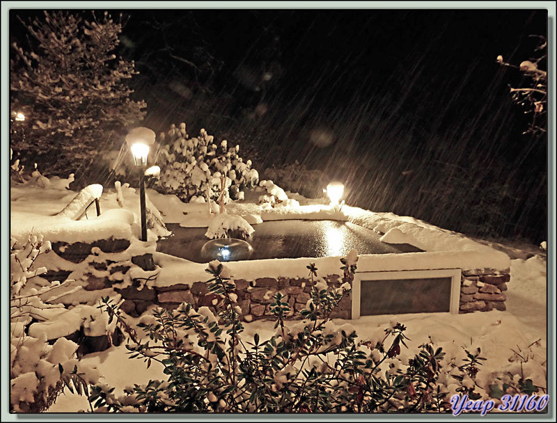 Devant ma porte de nuit et de jour par temps de neige - Lartigau - Milhas - 31