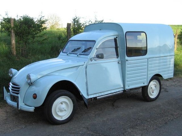 Photos  +  Cartes  Postales  2 cv