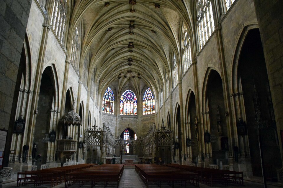 J33 - Condom - La cathédrale St Pierre - La nef