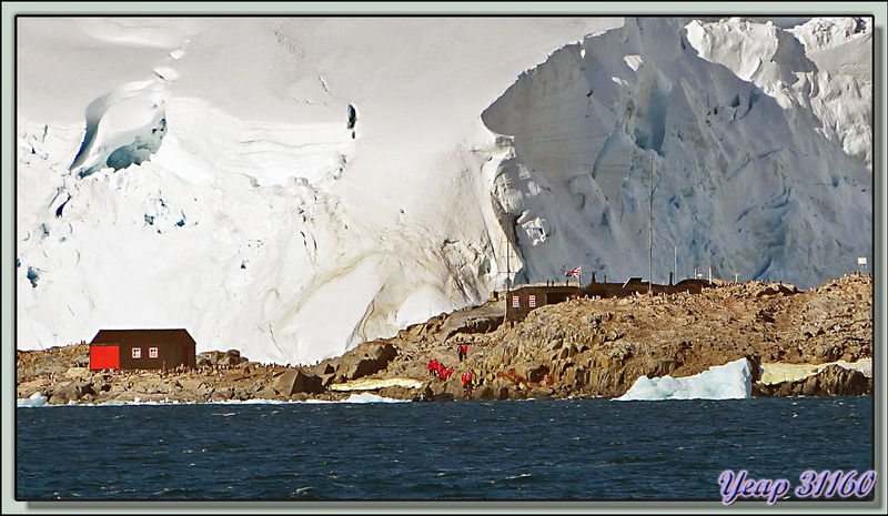 Panorama de la base britannique de Port Locroy - Ile Goudier - Neumayer Channel - Péninsule Antarctique 