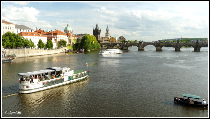 PRAGUE   :  le " PONT CHARLES et ses STATUES "- ( 6) république tchèque