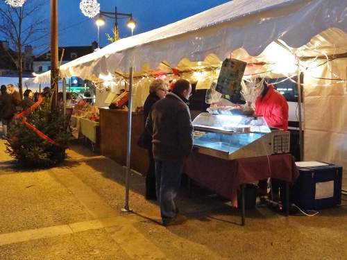 Marché Gourmand et Artisanal de Noël , le 23 décembre à Châtillon sur Seine...