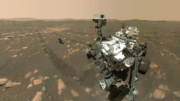 Le rover Perseverance de la NASA, et son drone Ingenuity, le 6 avril sur Mars.