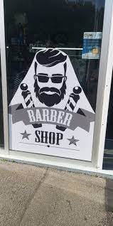 Le coiffeur arabe, dans la rue du même nom ... il faut bien blanchir !!! 