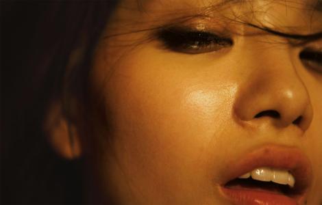 Photobooks : ( Rara Anzai : Nude Photobook 「Hello,Goodbye」 )