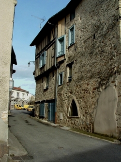 Limousin: Solignac, une balade chargée d'histoire