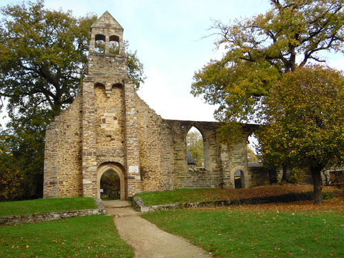 -Ruine de la chapelle Madeleine (Malestroit)