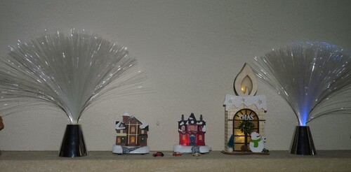 Village, sapin et décos de Noël