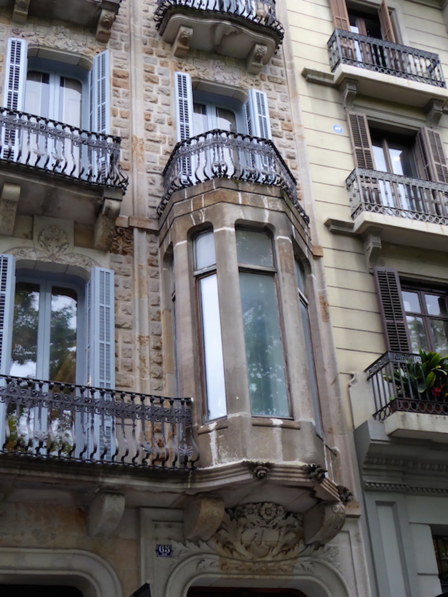 Belles maisons de Barcelone, au gré de l'humeur de ma connexion pause ou 1/2 pause!