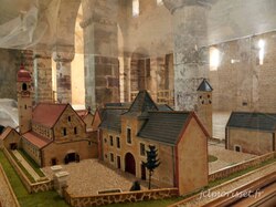 une maquette de cette église romane