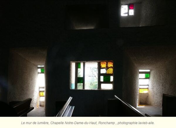 La chapelle  Notre Dame du Haut à Ronchamp, œuvre de Le Corbusier