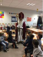 Visite de Saint Nicolas à la maternelle