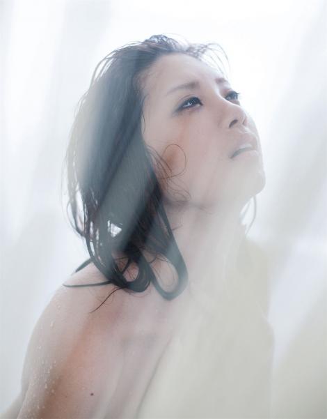 Photobooks : ( Rara Anzai : Nude Photobook 「Hello,Goodbye」 )