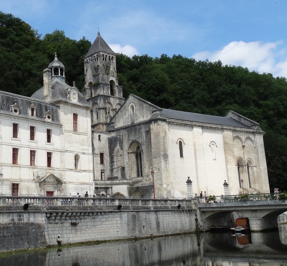 L'abbatiale Saint-Pierre-de-Brantôme...