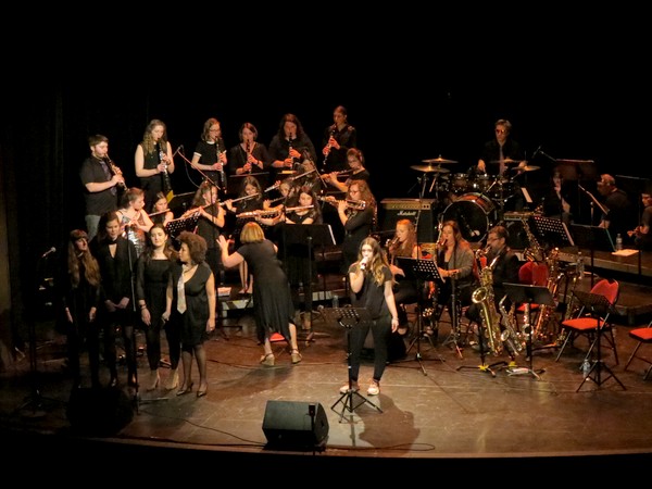 Le magnifique concert 2017 de l'Ecole Municipale de Musique de Châtillon sur Seine, a eu lieu le 8 avril...