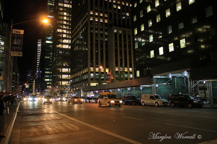 New York : Rues de Manhattan de nuit