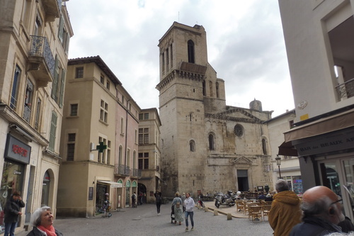 Promenade dans le Vieux Nîmes.