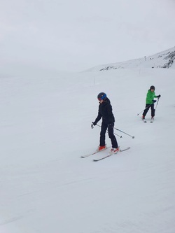 Les 5e à la montagne : l'heure des emplettes