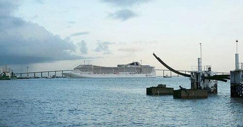 Le paquebot Preziosa rentre au port...