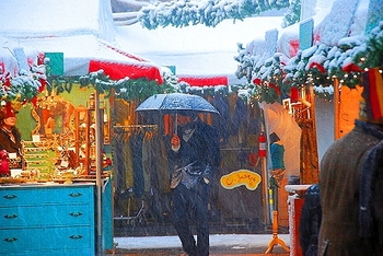 ny_columbus_circle_holiday_market_in_the_snow_02_752