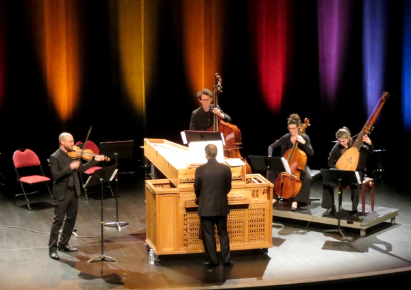 Les Epopées ont donné un superbe et magique concert de Noël  au Théâtre Gaston Bernard jeudi 8 décembre 2022....