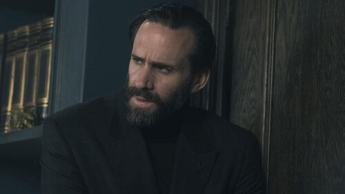 The Handmaid's Tale saison 3 : une scène de viol coupée à la demande de Joseph Fiennes