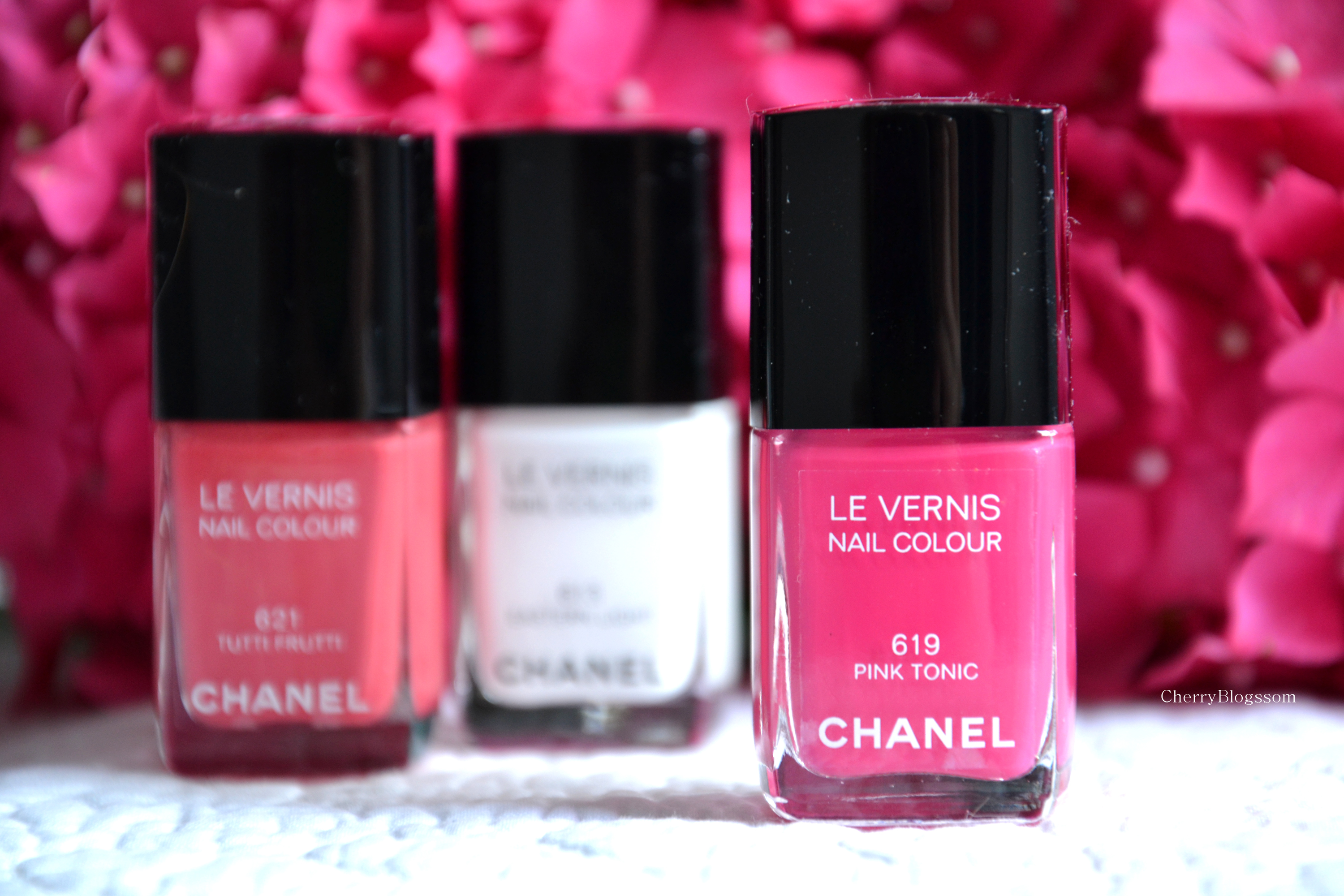 Des ongles lumineux, colorés et pétillants avec Chanel - CherryBlossom