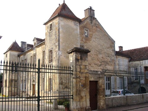 La restauration du Château Ducal de Villaines en Duesmois...