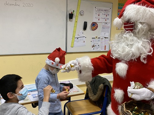 Le  Père Noel à l'école St Jean