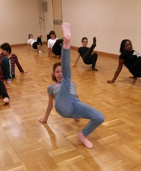 HIP HOP AVEC AWA ET NOËLLE  