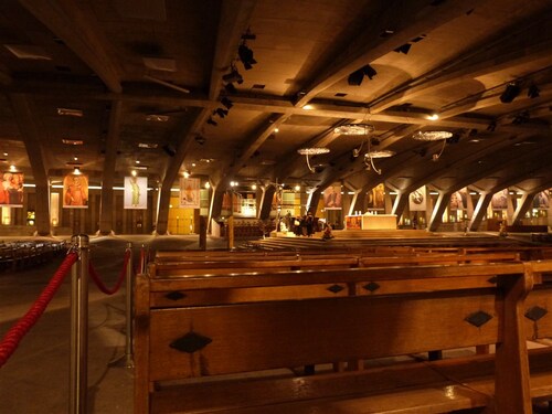 Lourdes - Basilique souterraine