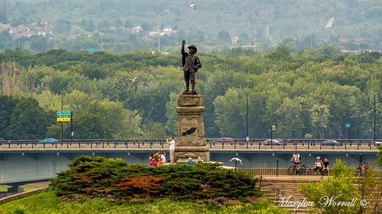 Province de l’Ontario : Ottawa les célèbres cinq et autres statues ou monuments 